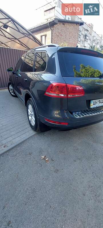 Позашляховик / Кросовер Volkswagen Touareg 2012 в Дніпрі