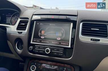Внедорожник / Кроссовер Volkswagen Touareg 2010 в 