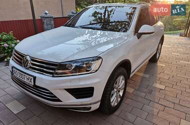 Позашляховик / Кросовер Volkswagen Touareg 2015 в Іршаві