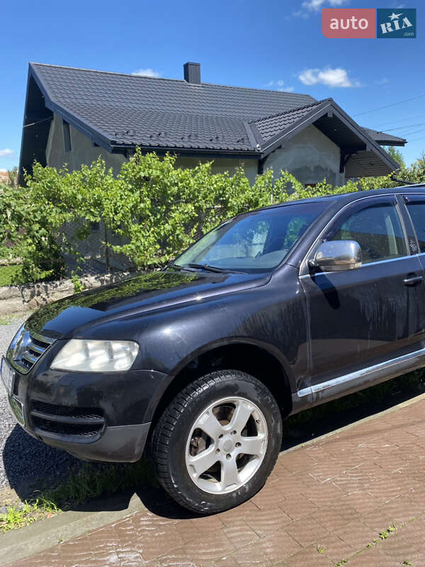 Внедорожник / Кроссовер Volkswagen Touareg 2003 в Ужгороде
