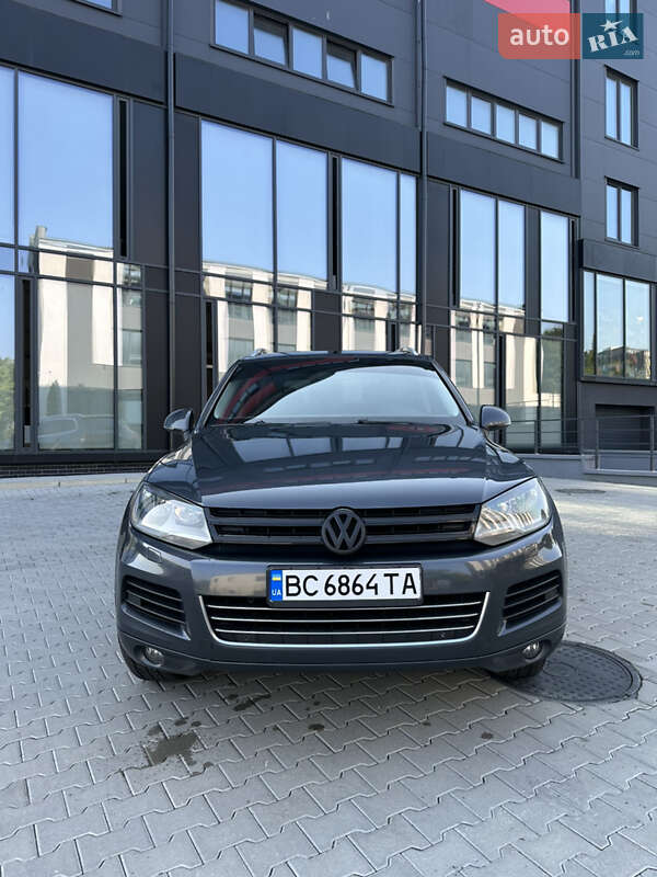 Внедорожник / Кроссовер Volkswagen Touareg 2011 в Львове