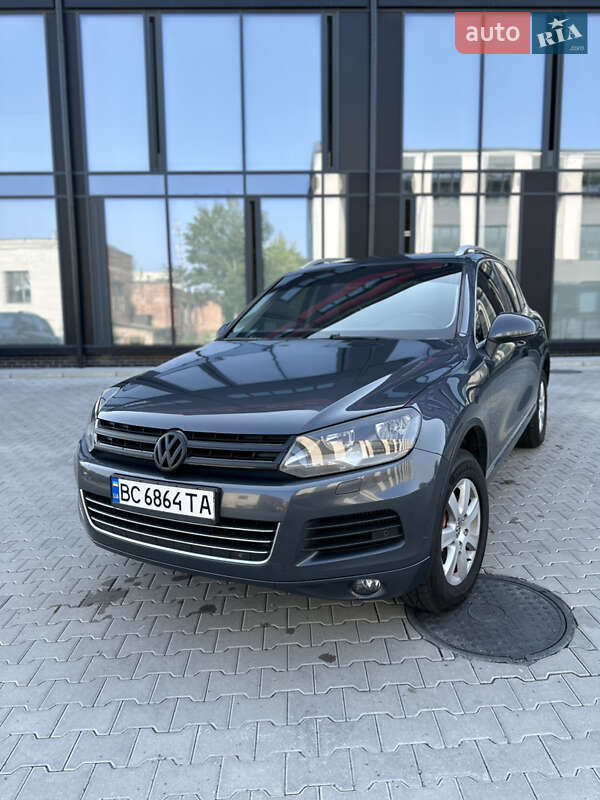 Внедорожник / Кроссовер Volkswagen Touareg 2011 в Львове