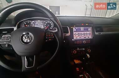 Внедорожник / Кроссовер Volkswagen Touareg 2012 в Киеве