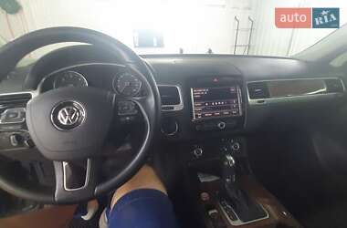 Внедорожник / Кроссовер Volkswagen Touareg 2012 в Киеве