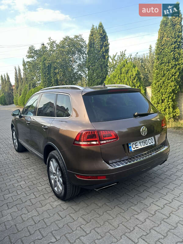 Позашляховик / Кросовер Volkswagen Touareg 2014 в Чернівцях