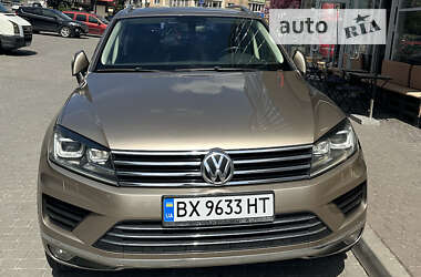 Позашляховик / Кросовер Volkswagen Touareg 2015 в Хмельницькому