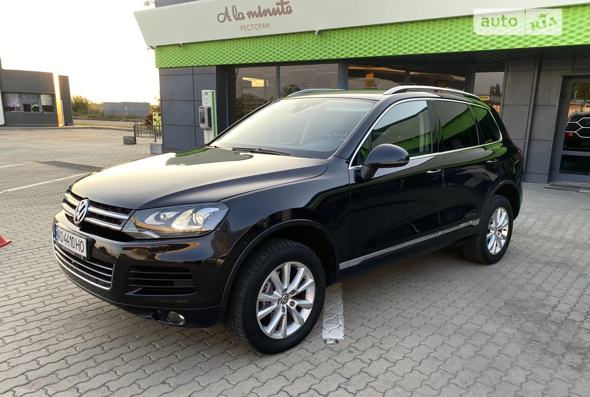 2010 Volkswagen Touareg - мініатюра 3