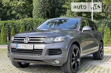 Внедорожник / Кроссовер Volkswagen Touareg 2011 в Киеве