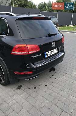 Внедорожник / Кроссовер Volkswagen Touareg 2012 в 