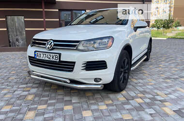 Позашляховик / Кросовер Volkswagen Touareg 2013 в Києві