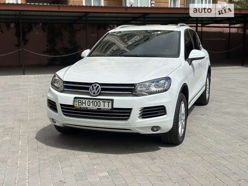 Позашляховик / Кросовер Volkswagen Touareg 2013 в Одесі