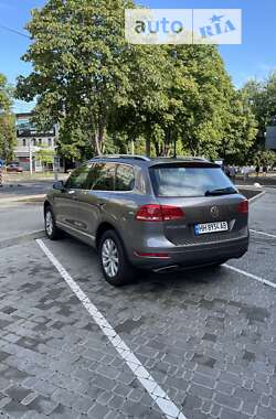 Позашляховик / Кросовер Volkswagen Touareg 2011 в Одесі