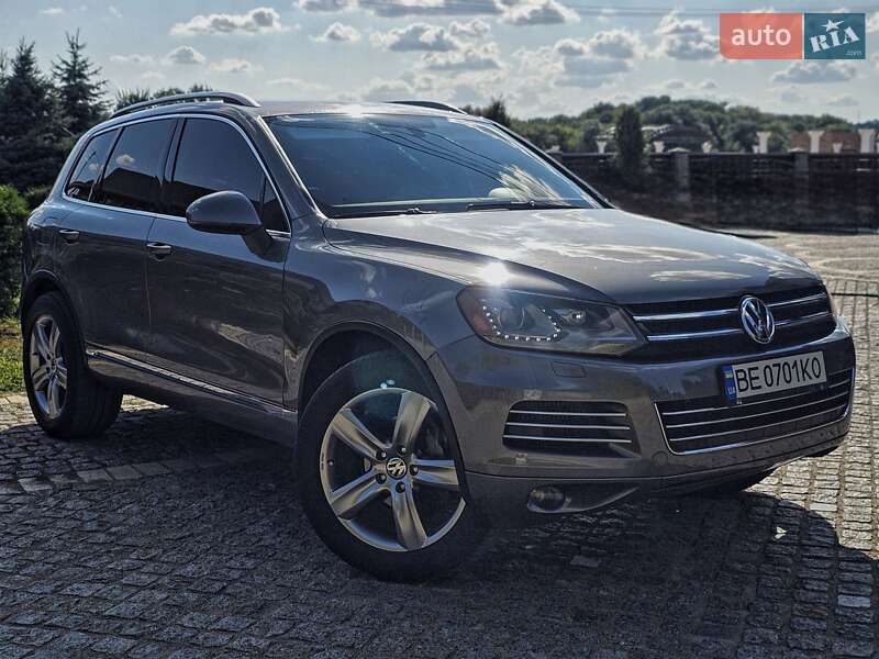 Позашляховик / Кросовер Volkswagen Touareg 2011 в Первомайську