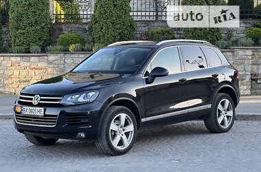 Внедорожник / Кроссовер Volkswagen Touareg 2012 в Каменец-Подольском