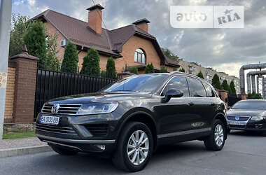 Внедорожник / Кроссовер Volkswagen Touareg 2017 в Александрие