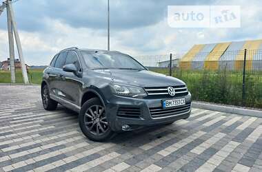 Внедорожник / Кроссовер Volkswagen Touareg 2013 в Львове