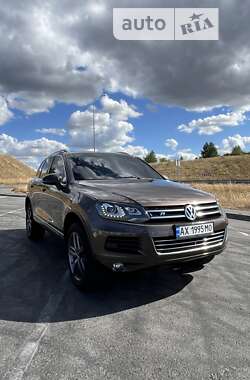 Внедорожник / Кроссовер Volkswagen Touareg 2010 в Полтаве