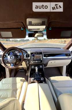 Позашляховик / Кросовер Volkswagen Touareg 2010 в Полтаві