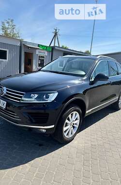 Позашляховик / Кросовер Volkswagen Touareg 2015 в Львові