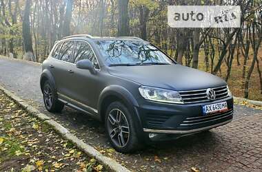 Внедорожник / Кроссовер Volkswagen Touareg 2012 в Черновцах