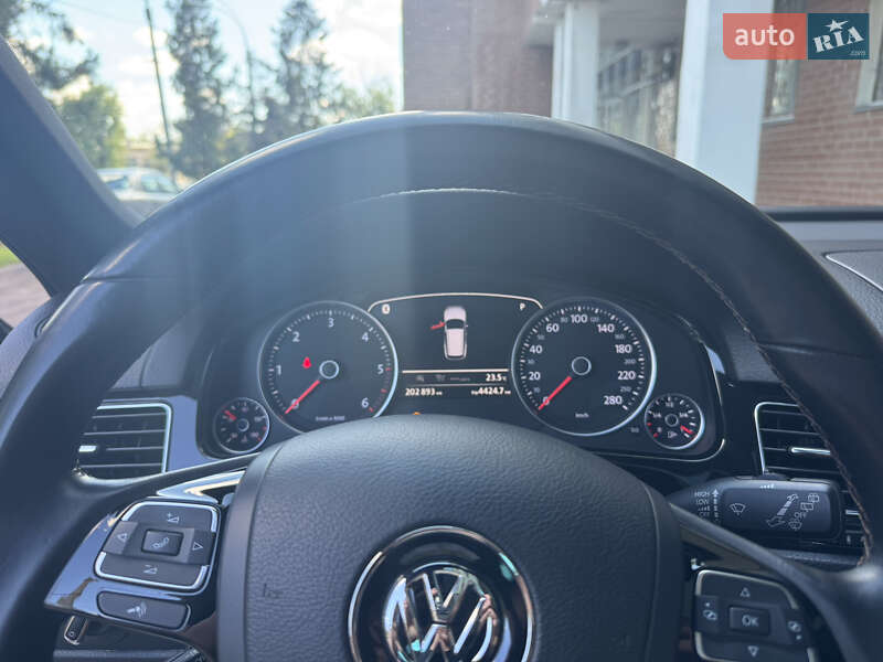 Внедорожник / Кроссовер Volkswagen Touareg 2013 в Киеве фото 3 Внедорожник / Кроссовер Volkswagen Touareg 2013 в Киеве