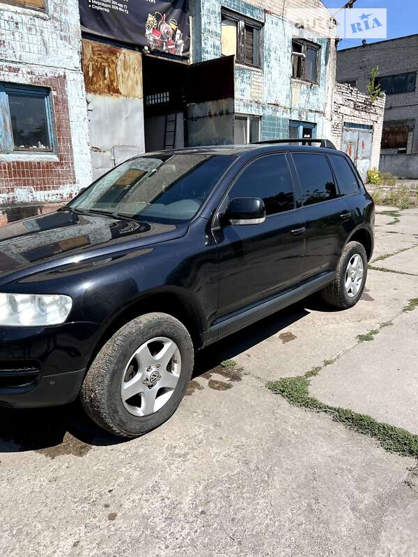 Позашляховик / Кросовер Volkswagen Touareg 2004 в Кам'янському