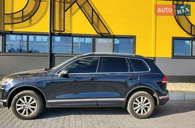 Внедорожник / Кроссовер Volkswagen Touareg 2017 в 