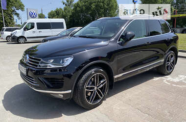 Позашляховик / Кросовер Volkswagen Touareg 2017 в Житомирі