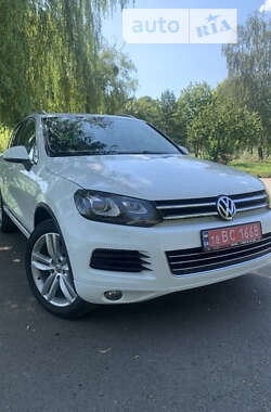 Внедорожник / Кроссовер Volkswagen Touareg 2013 в Ровно