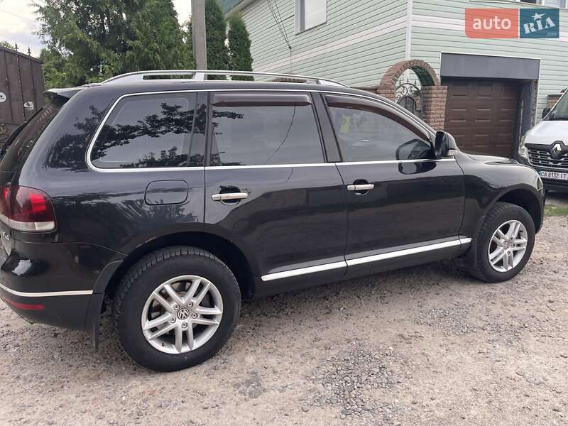Внедорожник / Кроссовер Volkswagen Touareg 2010 в Умани