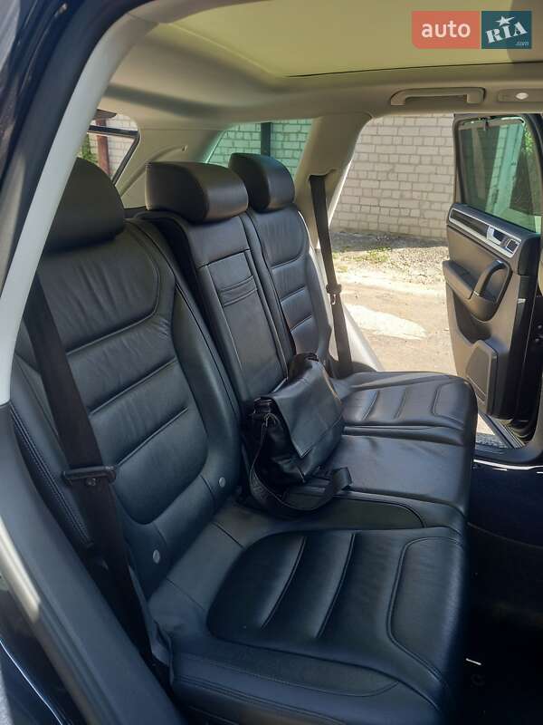 Позашляховик / Кросовер Volkswagen Touareg 2014 в Черкасах