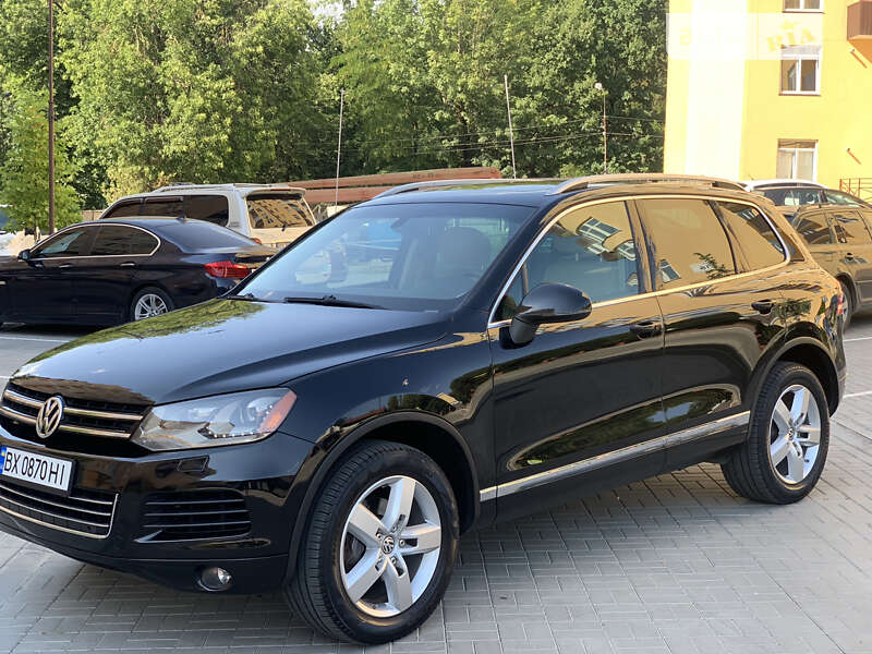 Внедорожник / Кроссовер Volkswagen Touareg 2013 в Каменец-Подольском