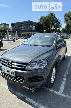 Внедорожник / Кроссовер Volkswagen Touareg 2012 в Днепре