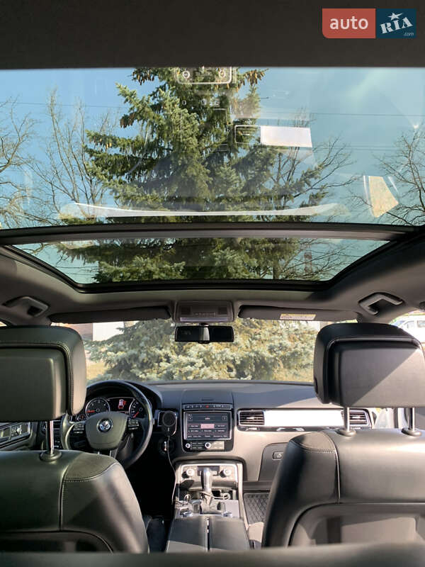 Внедорожник / Кроссовер Volkswagen Touareg 2015 в Кропивницком
