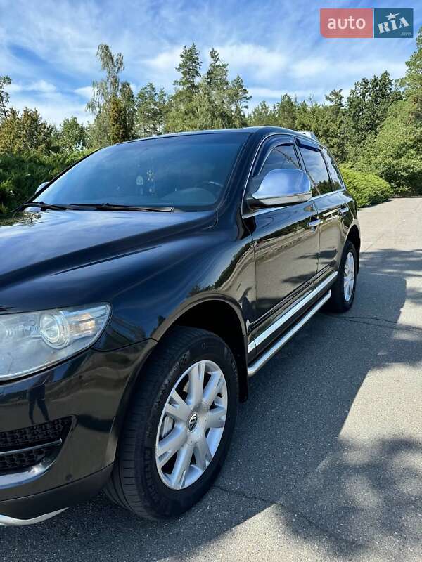 Внедорожник / Кроссовер Volkswagen Touareg 2007 в Малине