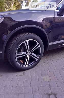 Внедорожник / Кроссовер Volkswagen Touareg 2018 в 