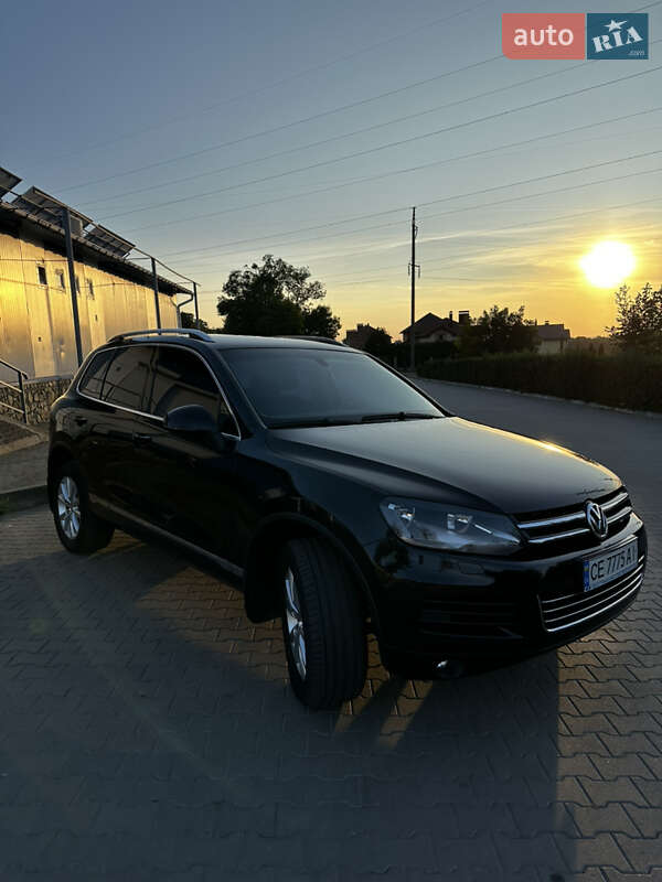 Внедорожник / Кроссовер Volkswagen Touareg 2012 в Хмельницком