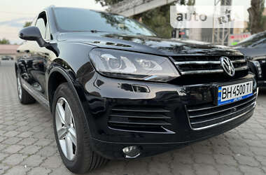 Позашляховик / Кросовер Volkswagen Touareg 2014 в Одесі