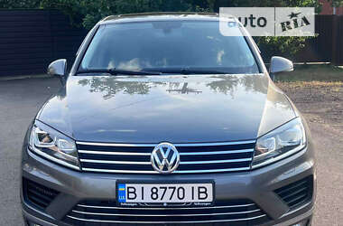 Позашляховик / Кросовер Volkswagen Touareg 2015 в Києві