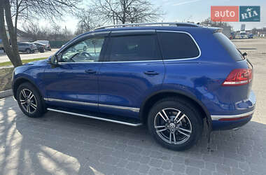 Позашляховик / Кросовер Volkswagen Touareg 2015 в Полтаві