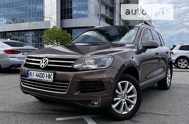 Позашляховик / Кросовер Volkswagen Touareg 2013 в Києві