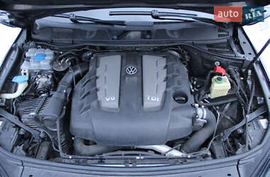 Внедорожник / Кроссовер Volkswagen Touareg 2014 в 