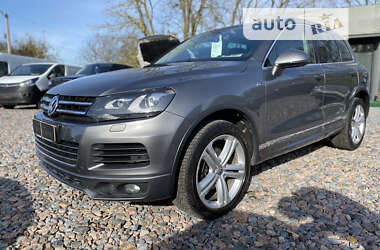 Внедорожник / Кроссовер Volkswagen Touareg 2012 в Ровно