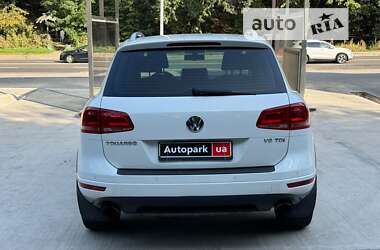 Внедорожник / Кроссовер Volkswagen Touareg 2013 в Киеве