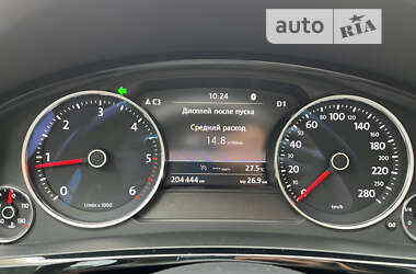 Внедорожник / Кроссовер Volkswagen Touareg 2015 в 