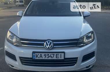 Внедорожник / Кроссовер Volkswagen Touareg 2012 в Киеве