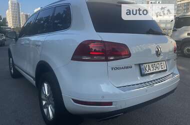 Внедорожник / Кроссовер Volkswagen Touareg 2012 в Киеве