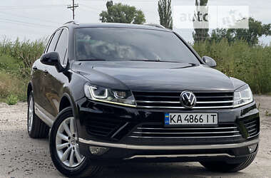 Позашляховик / Кросовер Volkswagen Touareg 2011 в Києві