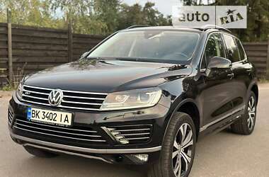 Внедорожник / Кроссовер Volkswagen Touareg 2015 в Бердичеве