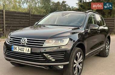 Внедорожник / Кроссовер Volkswagen Touareg 2015 в Бердичеве